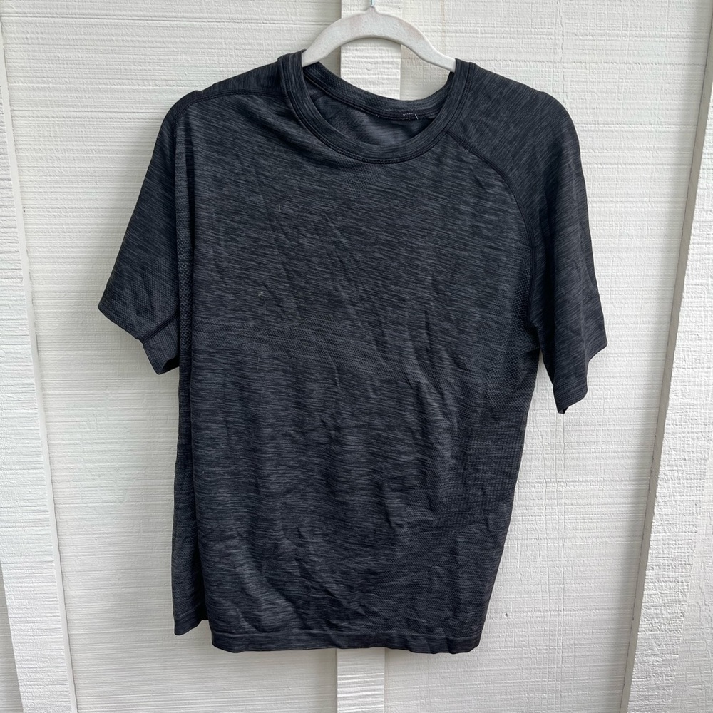 MENS LULULEMON TSHIRT